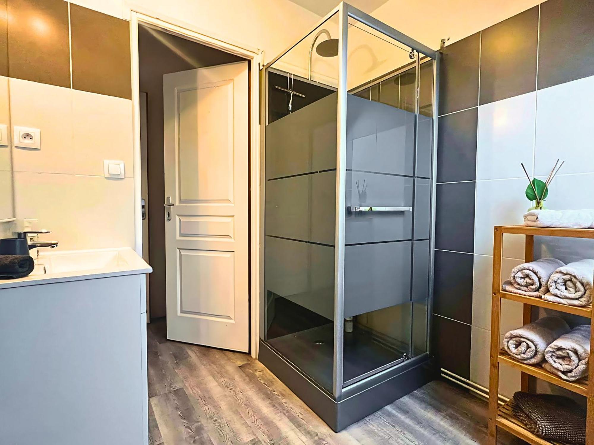 Studio En Plein Centre De Saint-Omer - A 5 Min De La Gare, Parking Gratuit Saint-Omer (Pas-de-Calais) Exterior foto